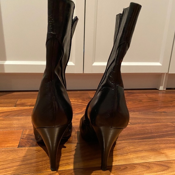 Nine West Round Toe Boots - Picture 5 of 8